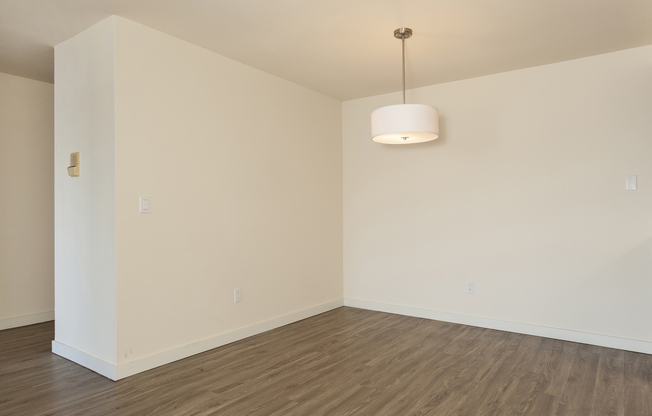 2 beds, 2 baths, 930 sqft, $3,845, Unit 406