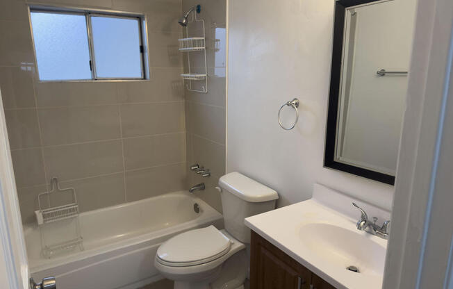 4412 1/2 PROSPECT AVE