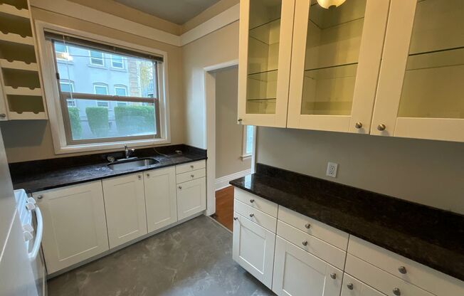 1 bed, 1 bath, 440 sqft, $1,595, Unit 108