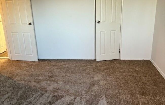 2 beds, 1 bath, 956 sqft, $1,695, Unit 00 - E- 6