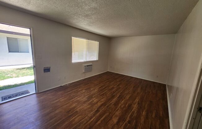 2 beds, 1 bath, 800 sqft, $1,650, Unit Unit 6