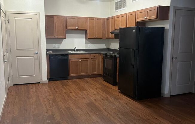 1 bed, 1 bath, 614 sqft, $1,350, Unit 4-103