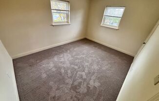 2 beds, 1 bath, $1,100, Unit 0043BTH