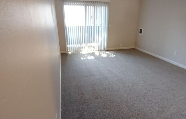 2 beds, 1 bath, 776 sqft, $1,500, Unit 044