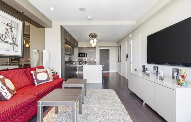 1 bed, 1.5 baths, 858 sqft, $6,000, Unit 27F