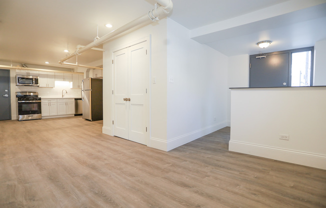 2270 W LELAND