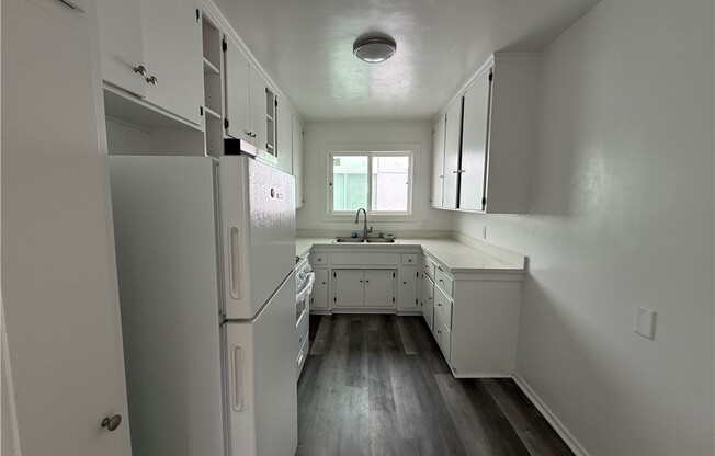 423 LE DOUX RD