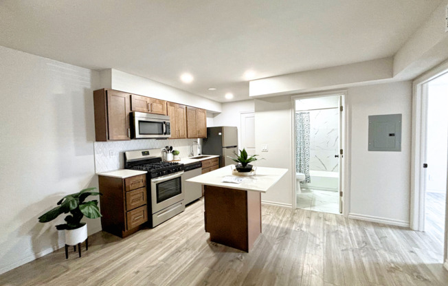 2 beds, 1 bath, 616 sqft, $1,149, Unit 34