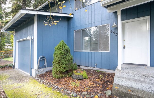 Spacious 3 Bedroom Home in Bremerton!