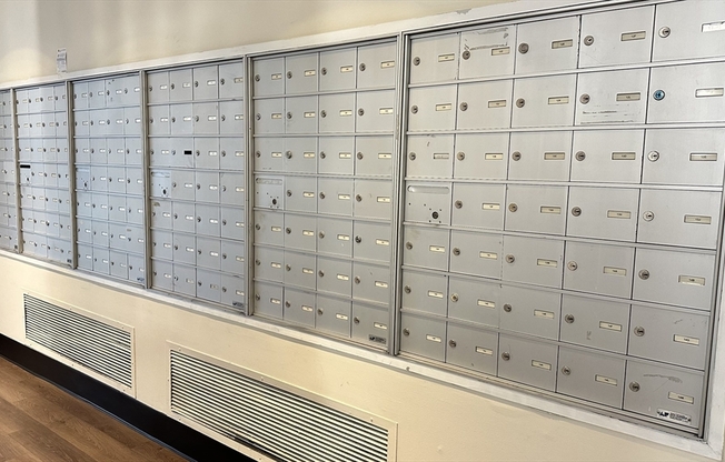 Studio, 1 bath, 445 sqft, $1,650, Unit 1F