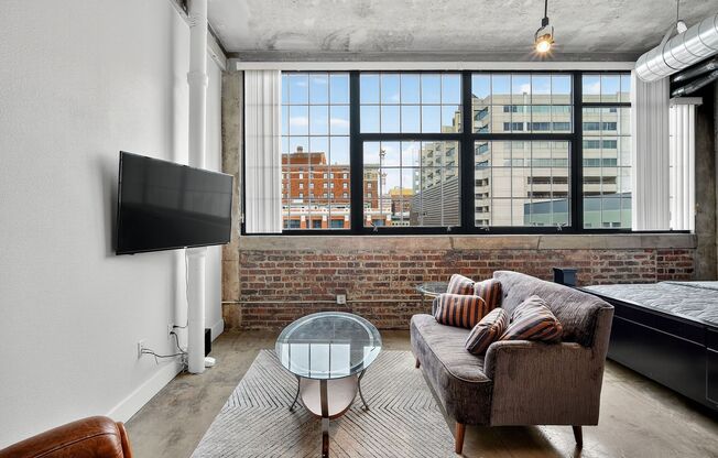 Studio, 1 bath, 610 sqft, $1,345, Unit 110-602