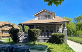 2338 W Keefe Ave