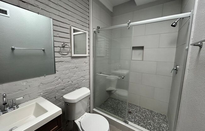 Studio, 1 bath, 550 sqft, $1,095, Unit 236