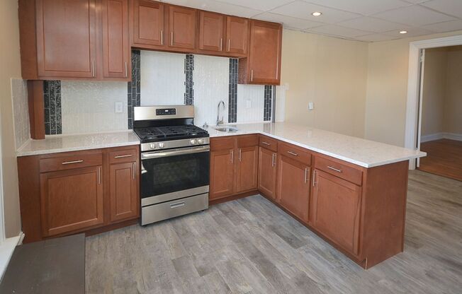 Spacious 1bed/1bath on main floor of with tons of windows! - Ask about our no security deposit option!