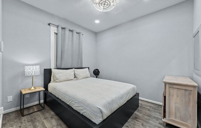 1 bed, 1 bath, 585 sqft, $1,300, Unit 1