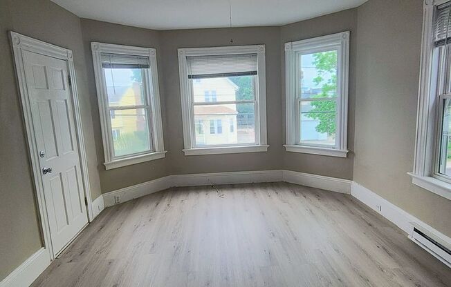 ****Cranston/Auburn Neighborhood - Two Bed $1,995**