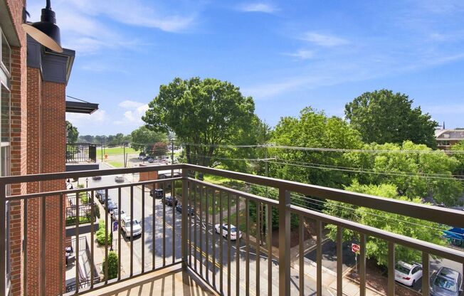 Studio, 1 bath, 640 sqft, $1,399, Unit 313 S1