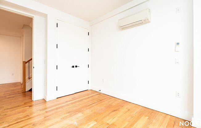 19 E 31 ST