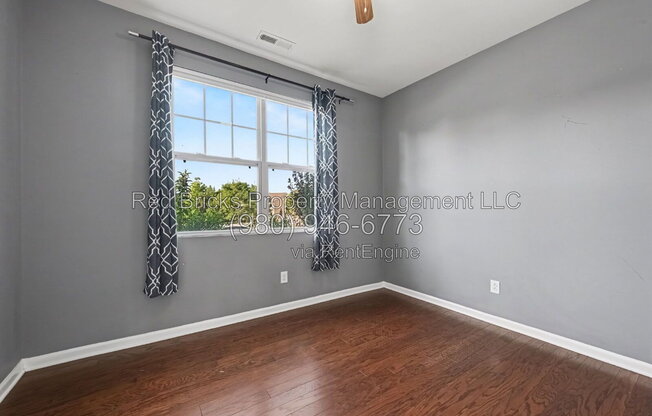4 beds, 2.5 baths, 2,624 sqft, $2,595