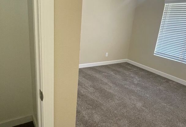 2 beds, 2 baths, 900 sqft, $2,595, Unit 36