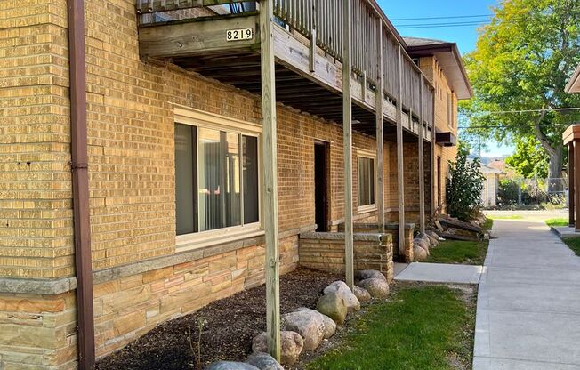 8219 W. Appleton Ave.