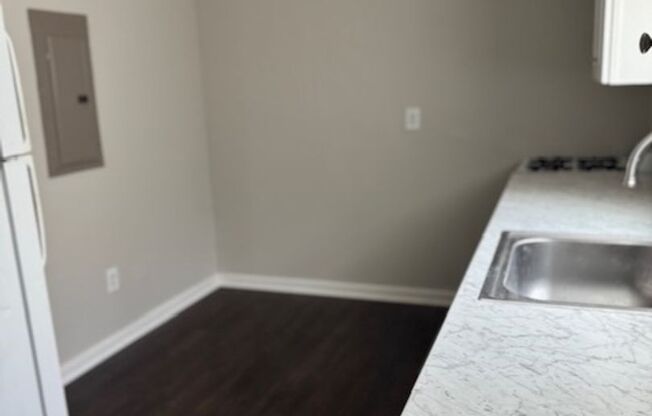 1703 Lamb Ave