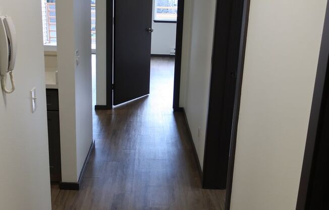 1 bed, 1 bath, 586 sqft, $1,800, Unit 208