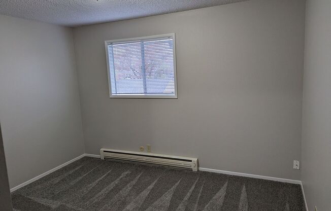 2 beds, 1 bath, $1,245, Unit 08