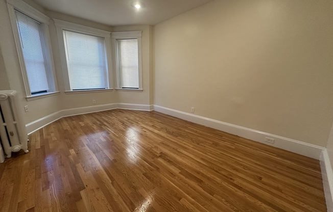 1 bed, 1 bath, 776 sqft, $3,500, Unit 9