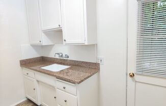 Studio, 1 bath, 500 sqft, $1,695, Unit 05