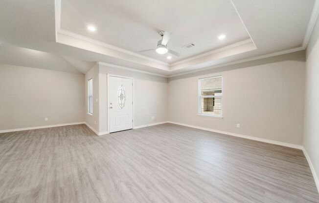 3 beds, 2 baths, 1,304 sqft, $1,829, Unit 568