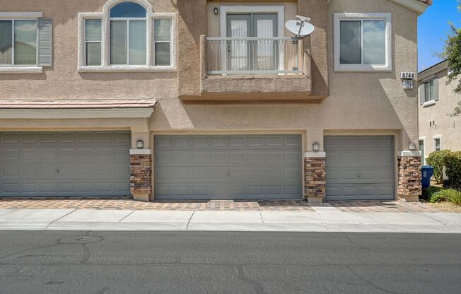 Great floorplan in a desirable location.