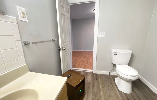 Washer/Dryer Hook Ups