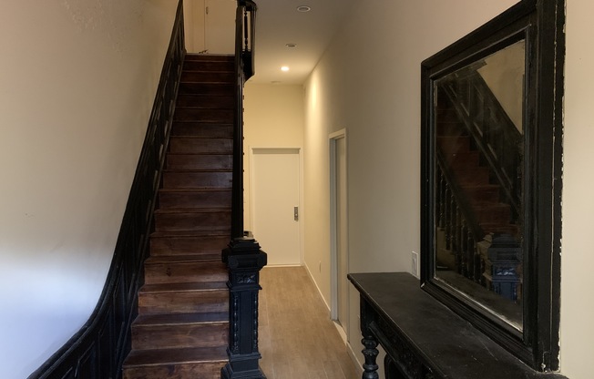 477 PUTNAM AVE
