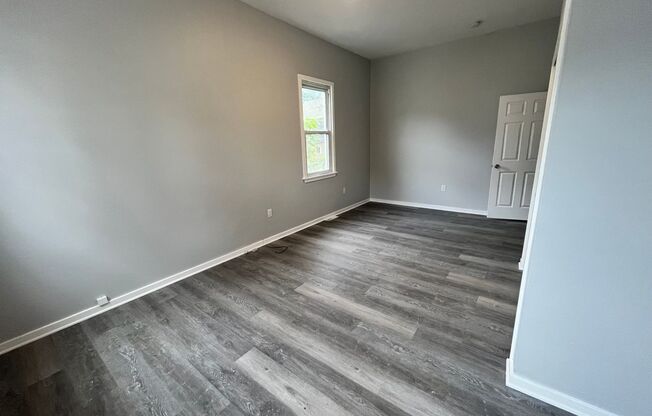 3 beds, 1 bath, $1,545, Unit Unit 1