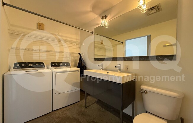 1 bed, 1 bath, 1,039 sqft, $1,649, Unit 911