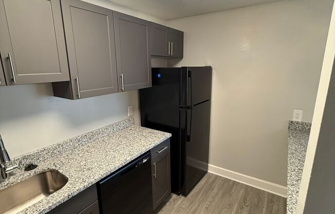 3 beds, 2 baths, 1,300 sqft, $2,500, Unit 3412 #004