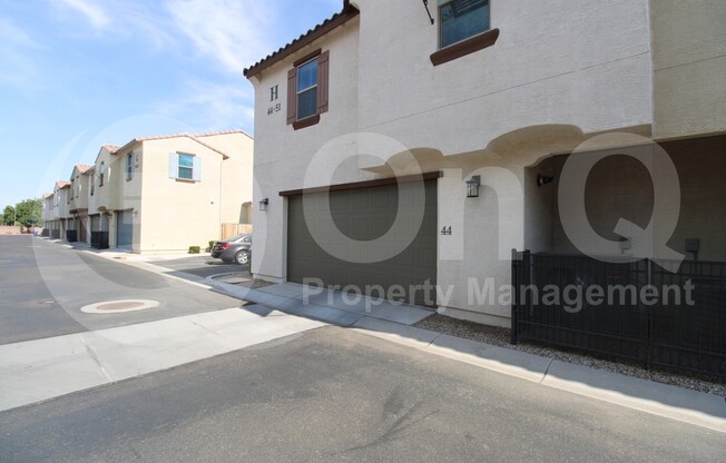 3 beds, 2.5 baths, 2,285 sqft, $3,199, Unit 44