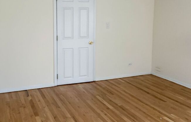 3 beds, 2 baths, 1,585 sqft, $3,950, Unit 2318-3R