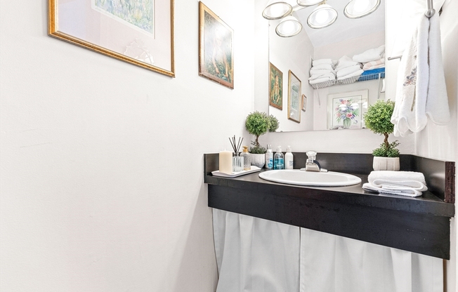 1 bed, 1.5 baths, 900 sqft, $3,250, Unit 36C