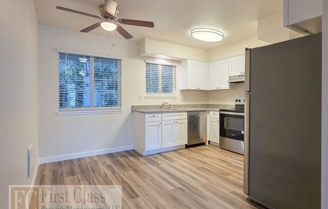 2 beds, 1 bath, 672 sqft, $1,395, Unit 24