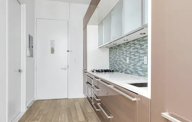 Studio, 1 bath, 452 sqft, $3,750, Unit 22H