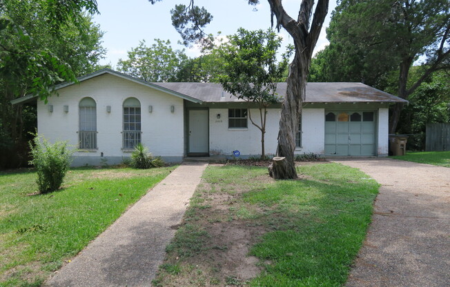 3 beds, 2 baths, $2,000