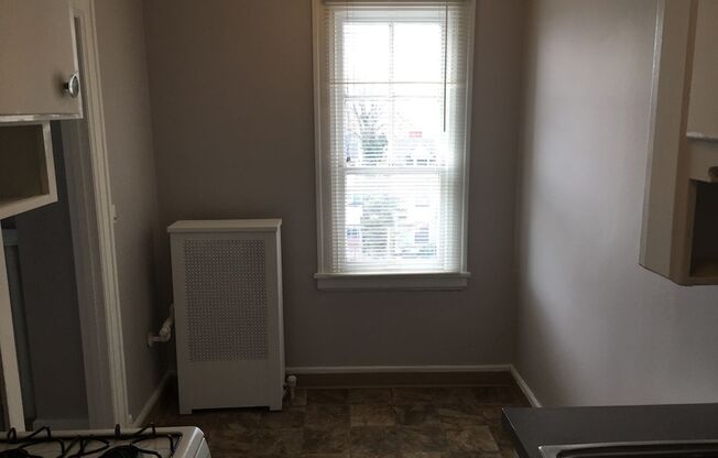 Studio, 1 bath, 369 sqft, $999, Unit 6B