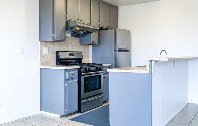 450 N Coronado Ter