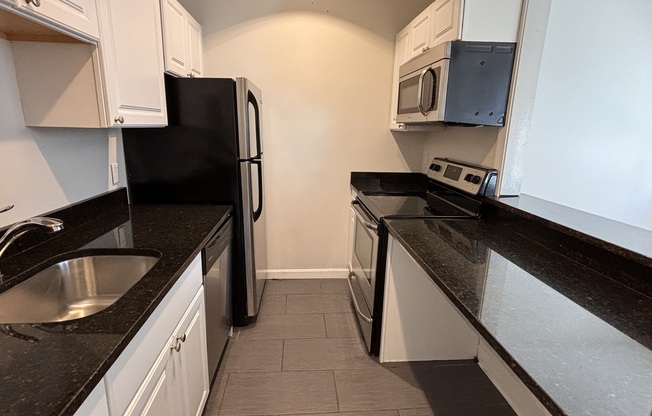 4 beds, 1 bath, $3,700, Unit 1