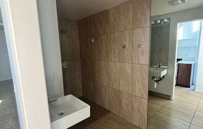 Studio, 1 bath, 382 sqft, $2,250, Unit 401