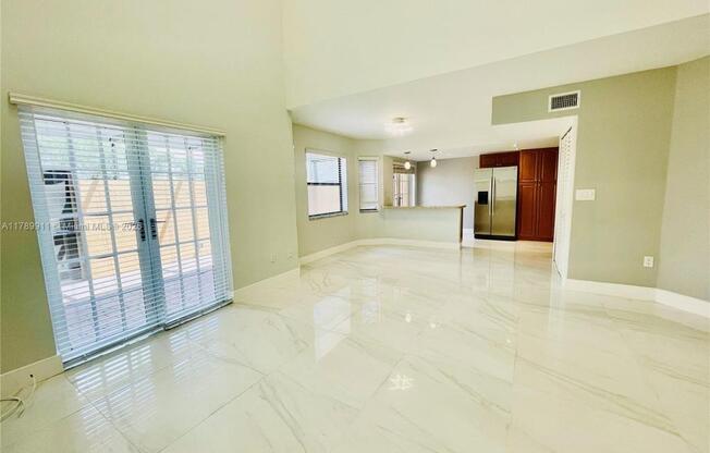11325 SW 9 CT