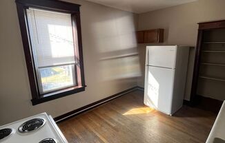 1 bed, 1 bath, $995, Unit 52-2FS