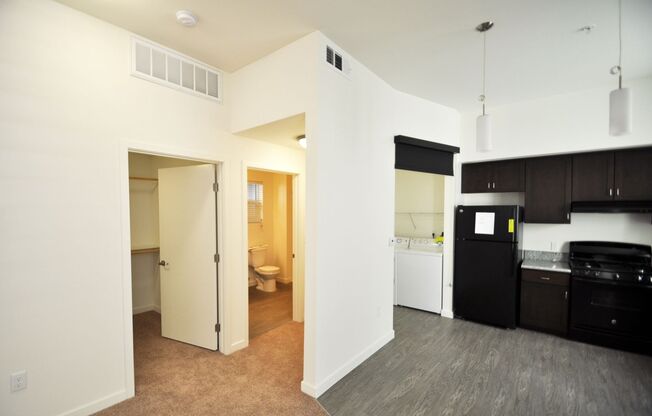 Studio, 1 bath, 605 sqft, $1,895, Unit Apt 307